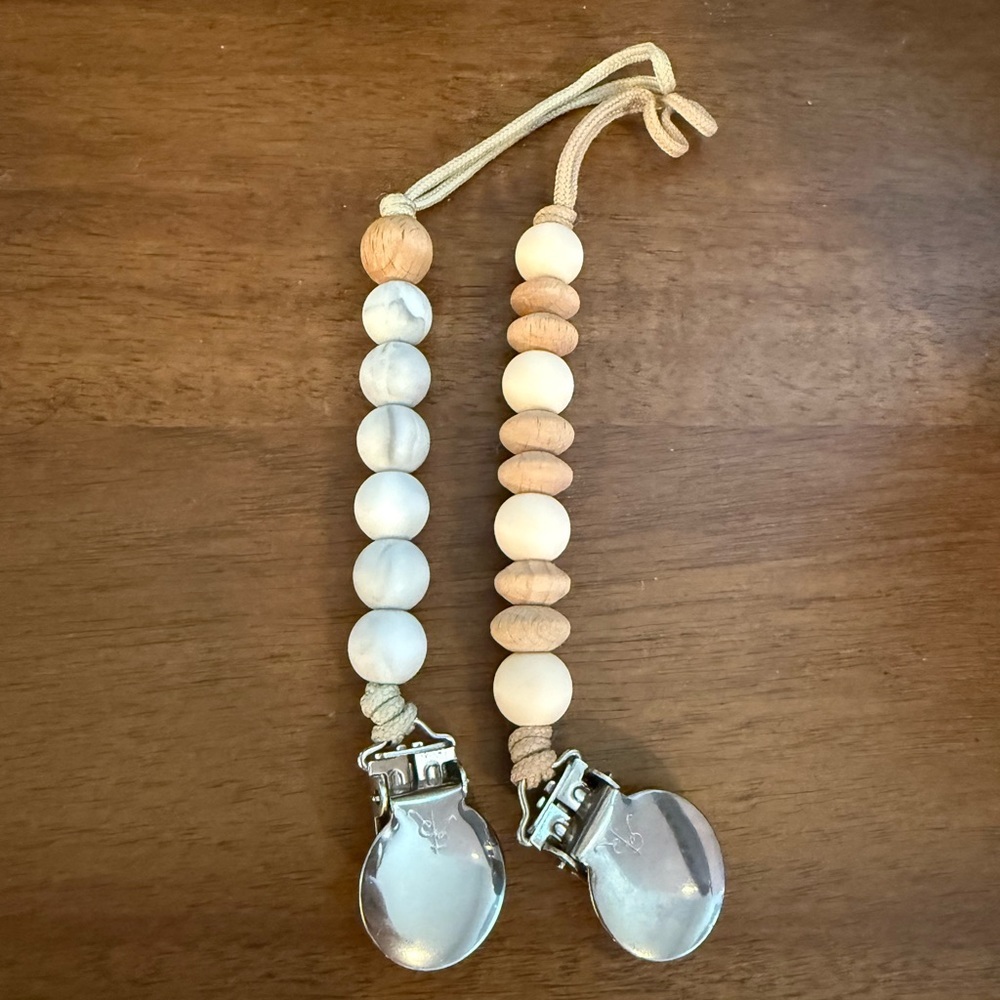 Ryan & Rose‎ Cutie Clips bundle of 2 beaded pacifier clips